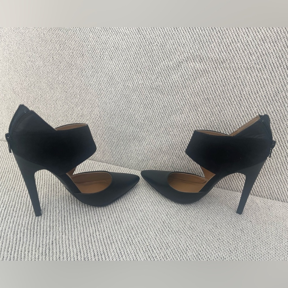 Penny Loves Kenny Black Classic Heels - Picture 10 of 16